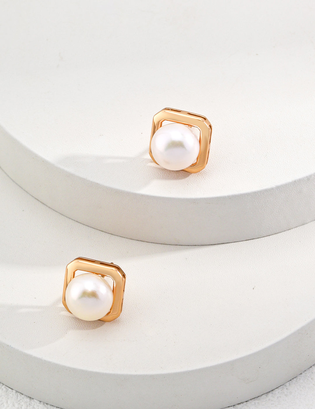 Design sense geometric pearl stud earrings