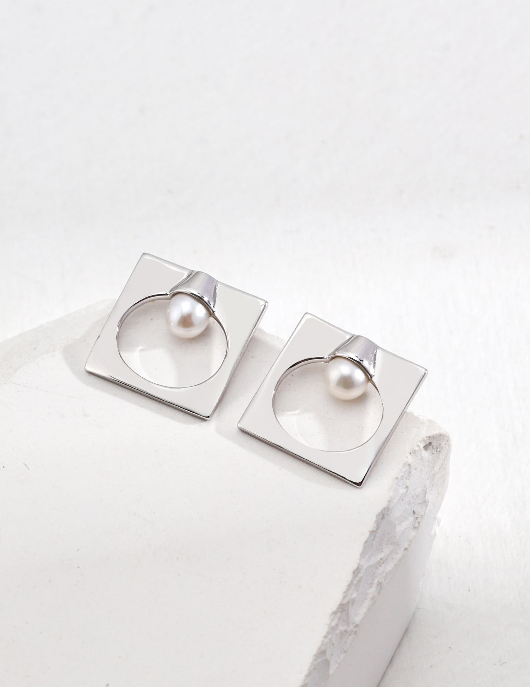 Sterling silver pearl earrings